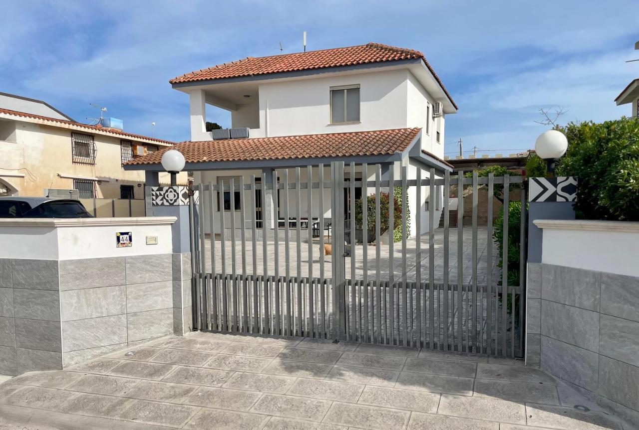 Acquamarina Apartment Marzamemi Bagian luar foto
